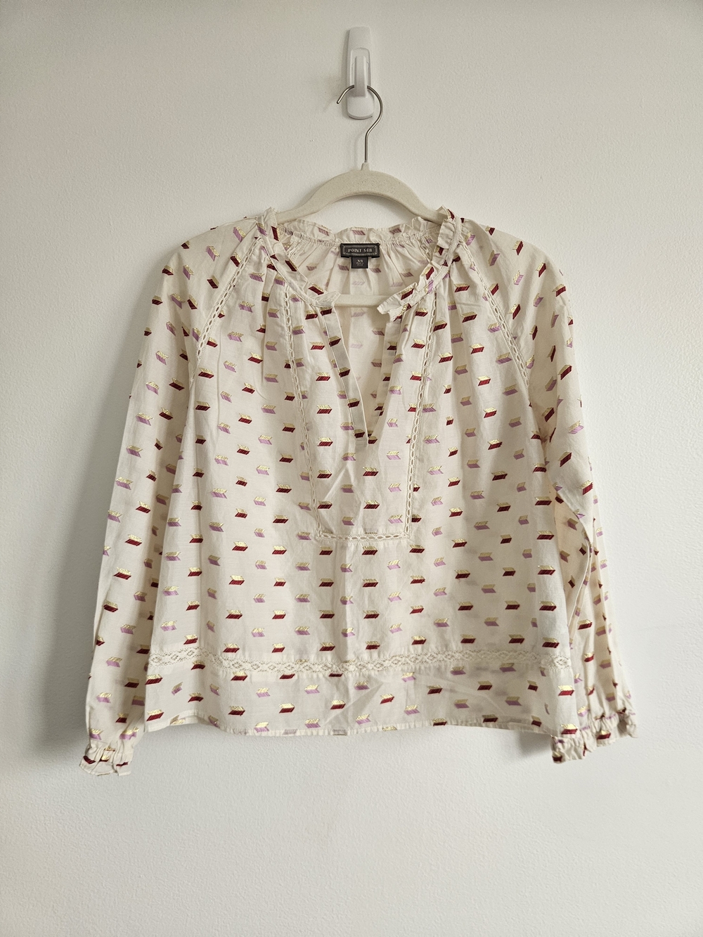 Point Sur XS Blouse Ivory Red Pink Gold Arrows Long Sleeve Lightweight Ruffle